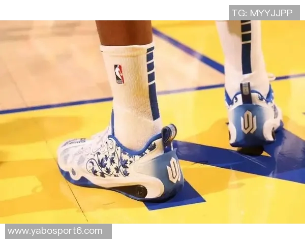 里夫斯绝杀球场宣传新款AR3日落配色球鞋将于11月1日正式上市