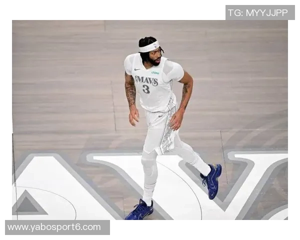 健康浓眉表现惊艳场均盖帽领跑全联盟篮板数据稳居前列