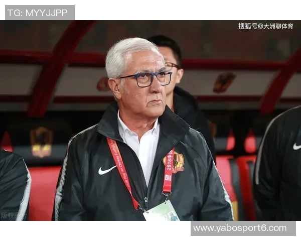 中超足球场建设现状分析及申花铁人场地改造情况探讨